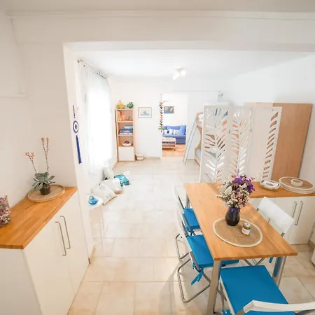 Agiazi Poros Summer House Apartment