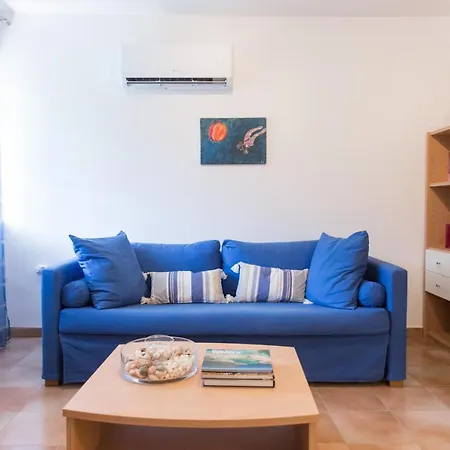 Agiazi Poros Summer House Apartment