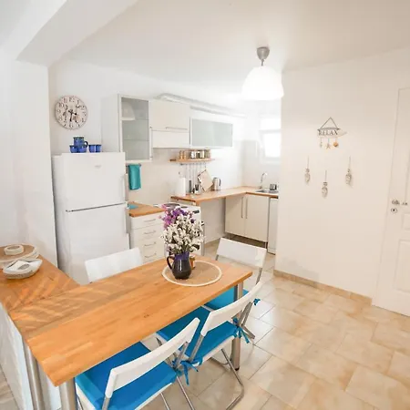 Appartement Agiazi Poros Summer House *