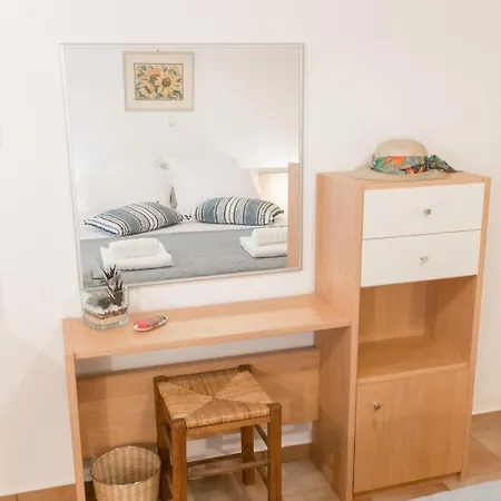 Agiazi Poros Summer House *