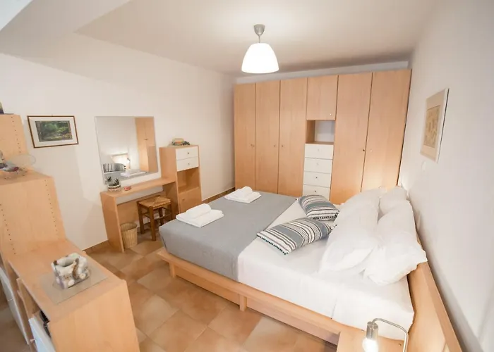 Agiazi Poros Summer House * Galatás