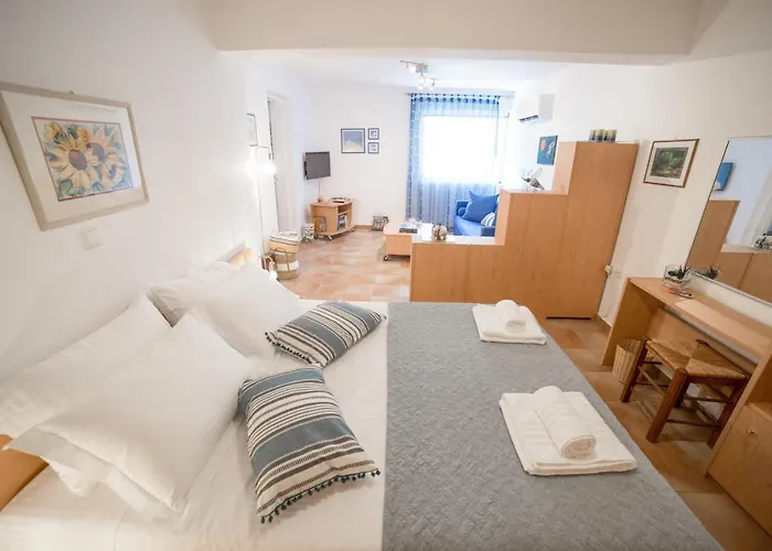 Agiazi Poros Summer House Галатас