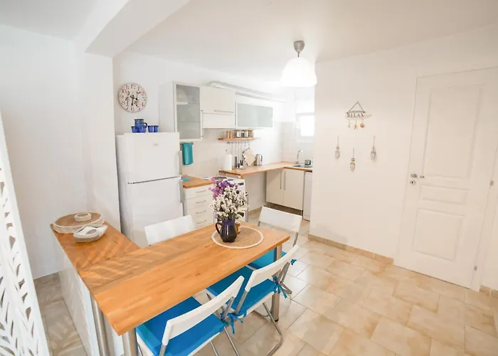 Апартаменты Agiazi Poros Summer House *