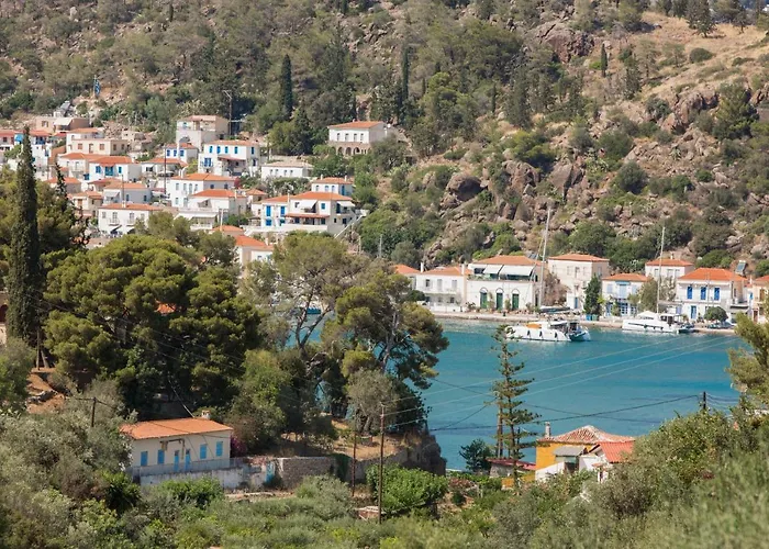 Agiazi Poros Summer House Galatás