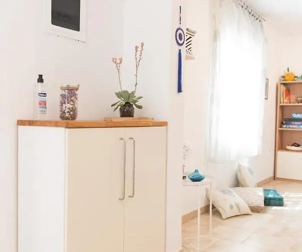 Agiazi Poros Summer House Галатас